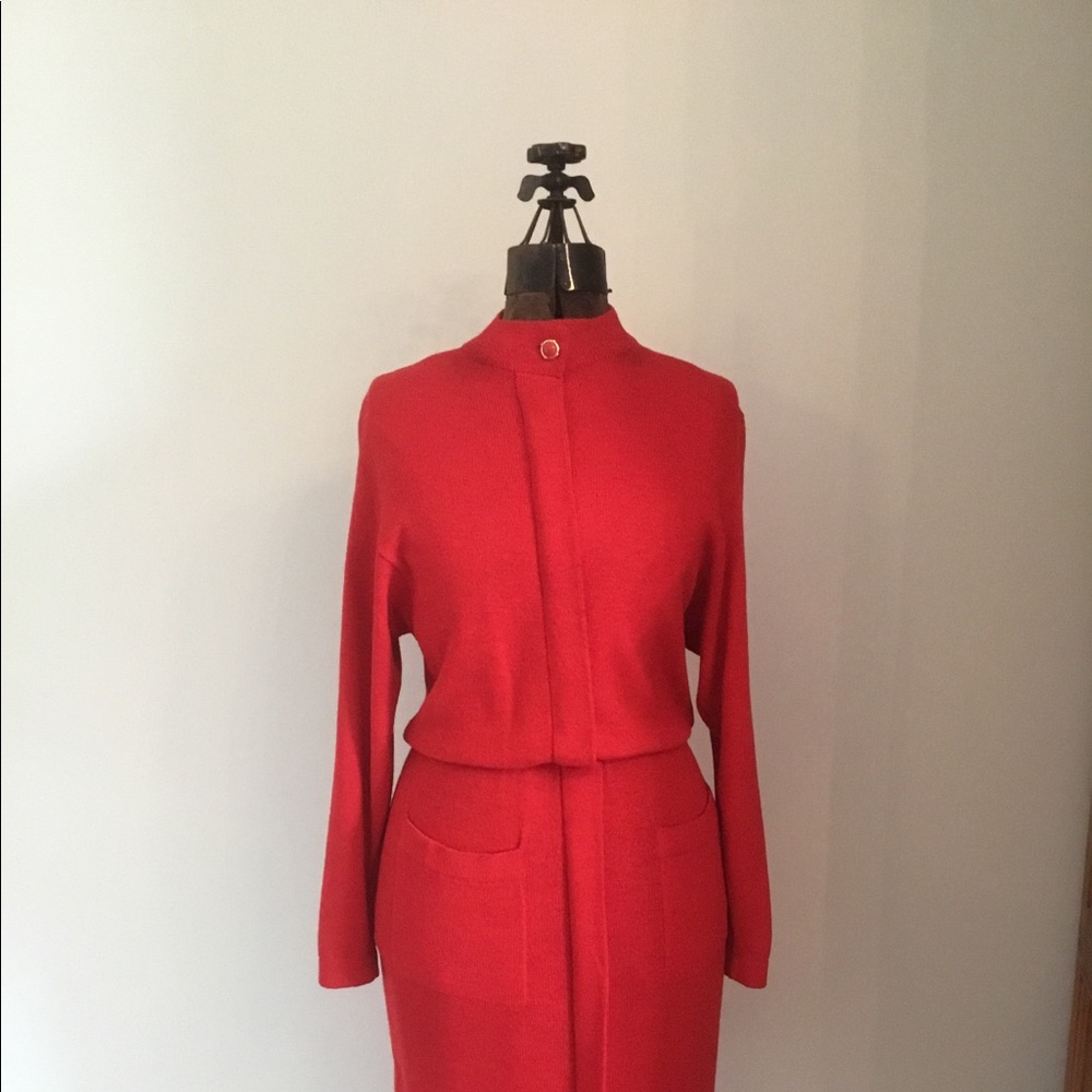 Ladies St. John Marie Grey Red knit Dress size 10